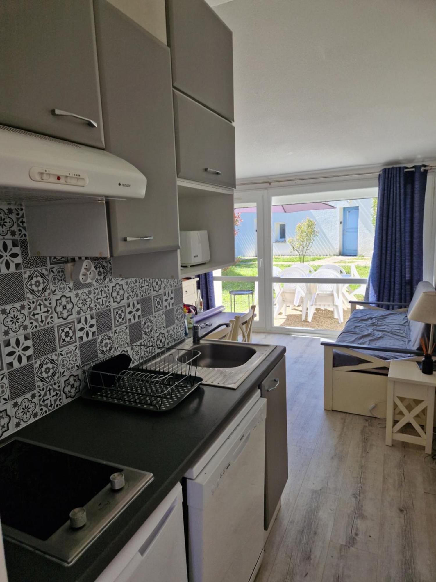 Charmante Petite Maison Pour 4 Personnes Cdc Fr90c10g Holiday home