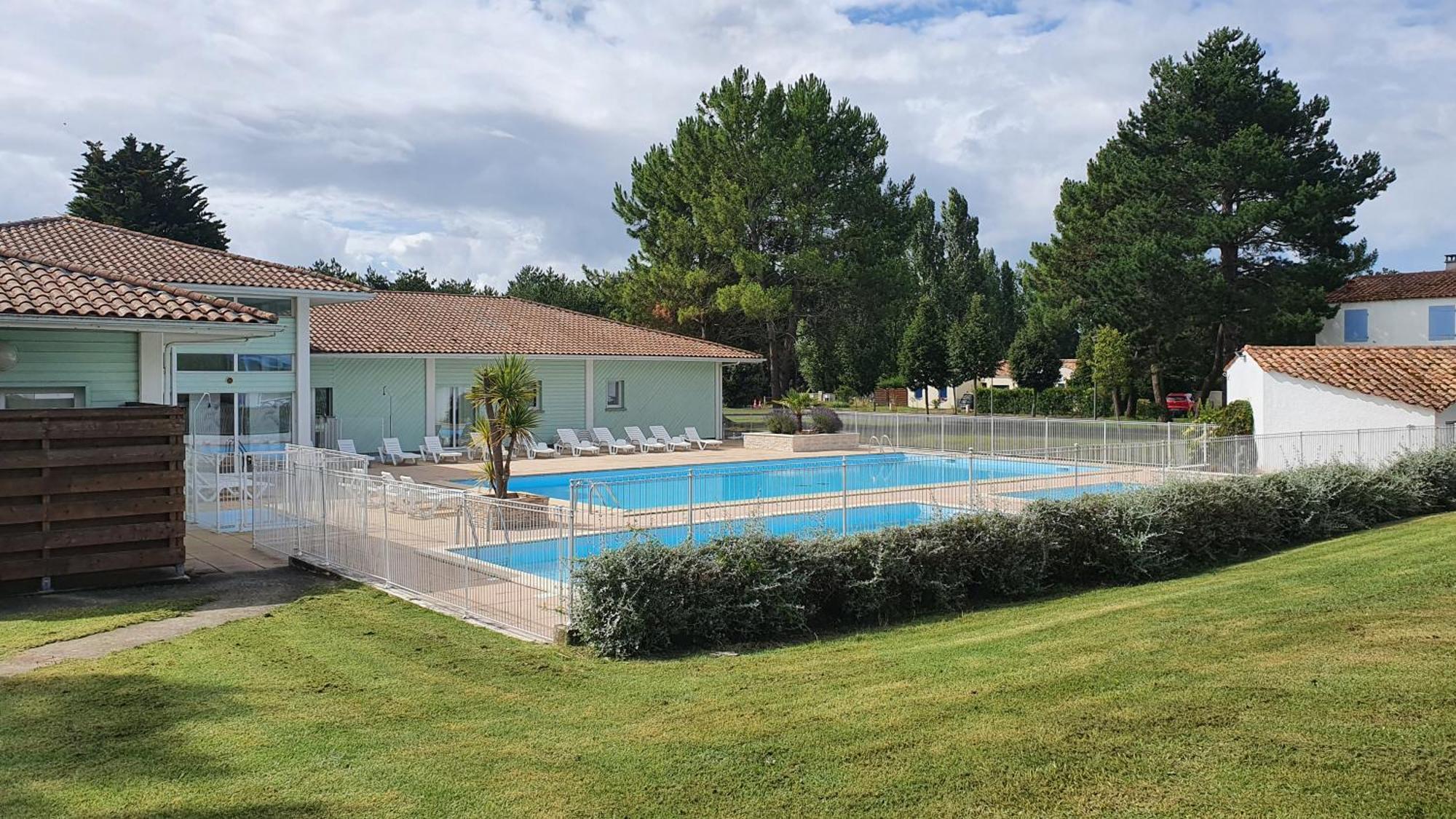 Charmante Petite Maison Pour 4 Personnes Cdc Fr90c10g Dolus-d'Oleron