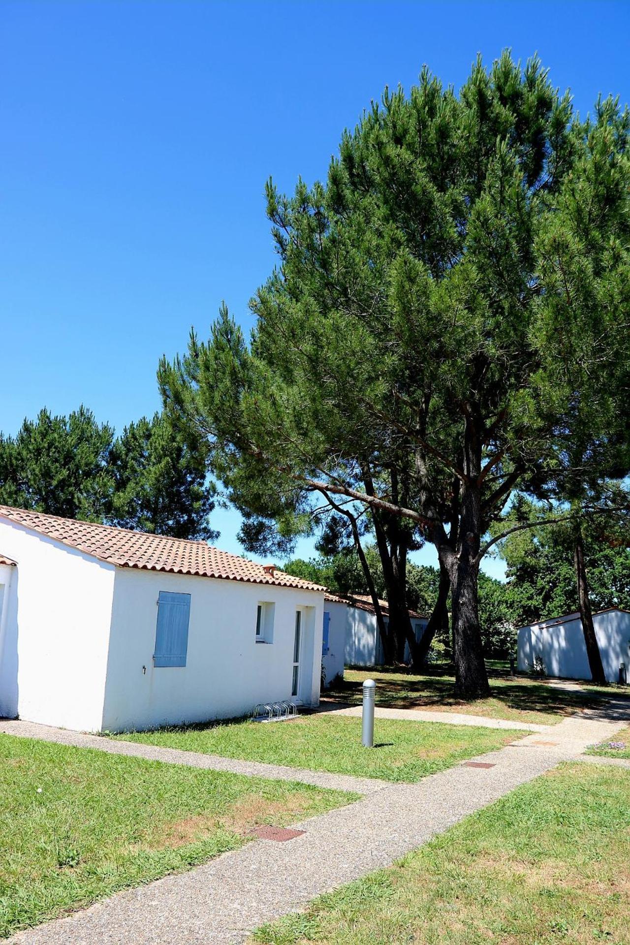 Charmante Petite Maison Pour 4 Personnes Cdc Fr90c10g Holiday home Dolus-d'Oleron